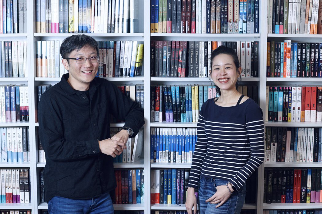 譚光磊（左）與傅宗玉（右）合作推動作家版權輸出。記者王聰賢／攝影