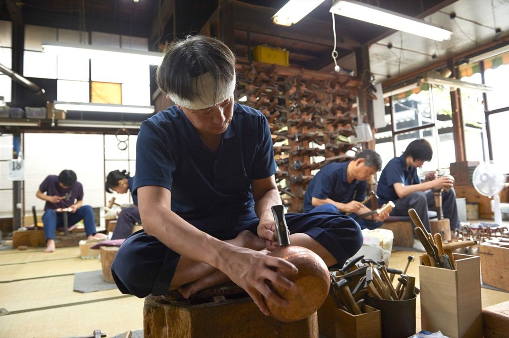 玉川堂視其所製作的鎚起銅器為一種「與人們共同經歷歲月流轉的器物」，亦被日本文化廳...