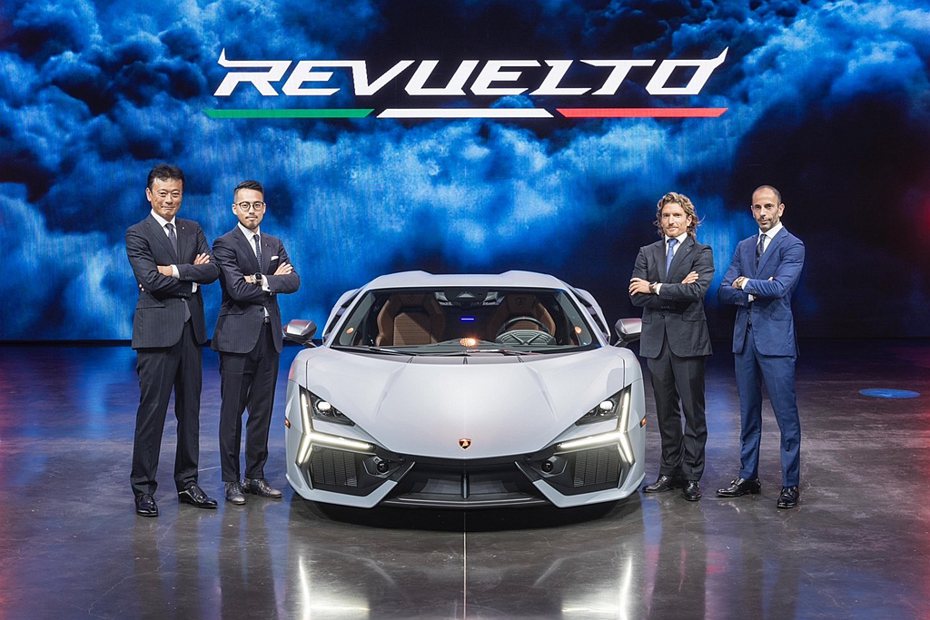 義大利超跑車廠Lamborghini去年全球新車交車數突破10,000台，V12 HPEV高性能旗艦超跑Revuelto生產排程更是已經到2026年底。 圖／Lamborghini提供