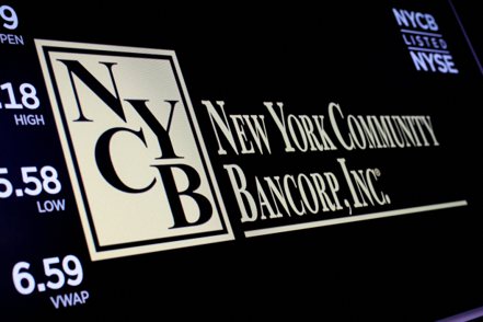 紐約社區銀行（NYCB）股價一周來持續大跌。  路透