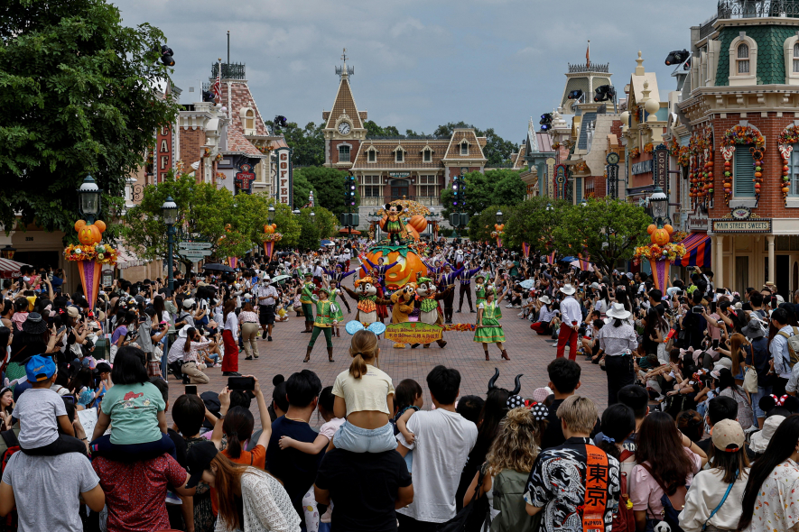 香港迪士尼樂園明日世界園區的室內雲霄飛車「星戰極速穿梭」，7日下午出現故障，導致遊客一度受困。圖為香港迪士尼樂園資料照。（路透）