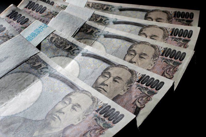 日圓匯價直直落、15日更是一舉貶破150大關。 路透