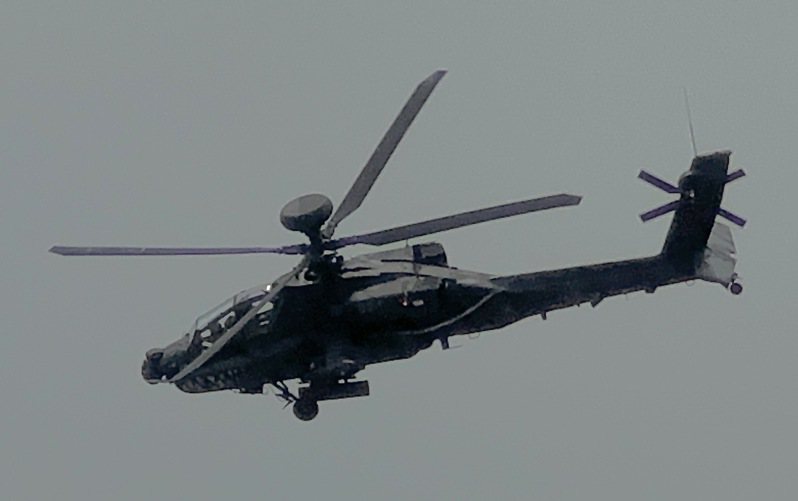 據立法院預算中心2024年針對國防部預算評估報告指出，早於2017年就完成交裝的採購30架AH-64E攻擊直升機的「天鷹專案」，至今竟還有69.87億餘元工項尚未完成。記者洪哲政/攝影