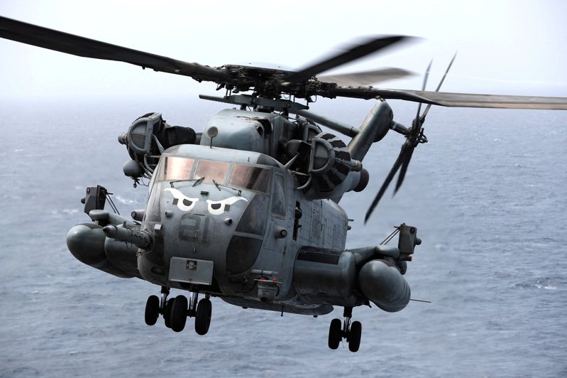 美軍一架軍用直升機在加州聖地牙哥（San Diego）郊外墜毀，機上的5名美軍陸戰隊員已被證實死亡。路透
