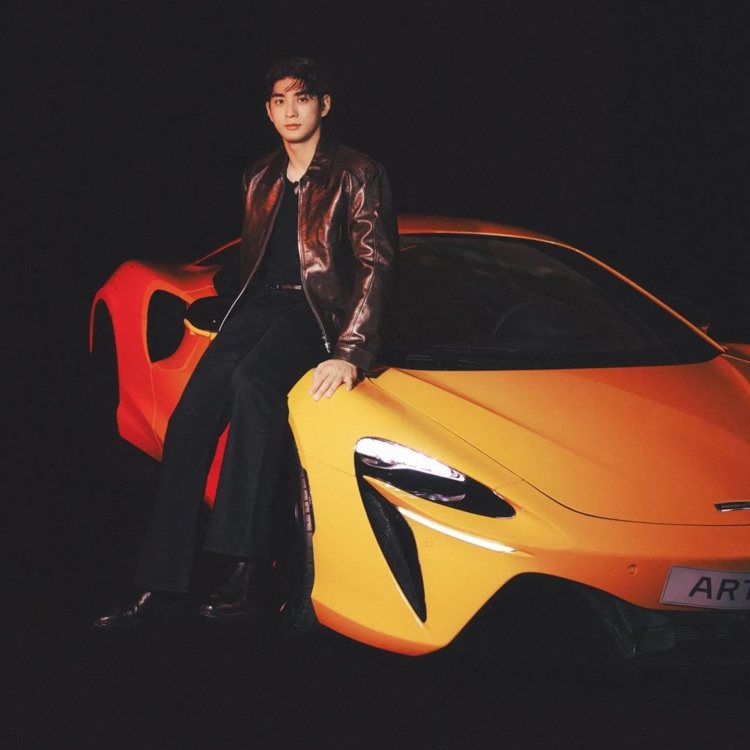 李政厚擔任McLaren Seoul今年度在韓國的新活動形象代言人。 摘自李政厚Instagram