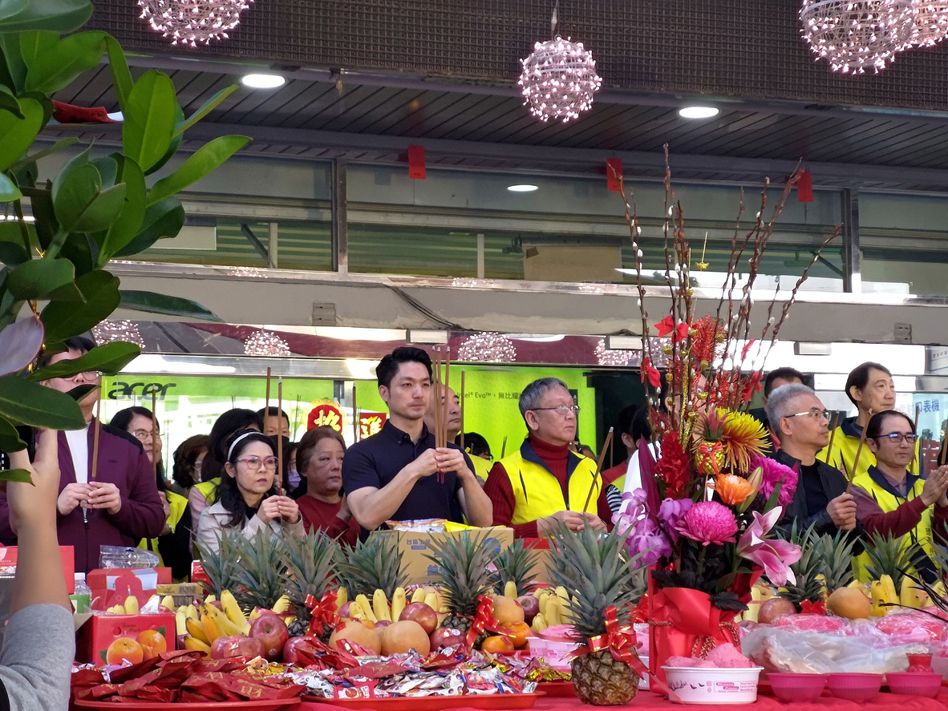 台北市長蔣萬安今天出席光華商場開工團拜。記者林麗玉／攝影