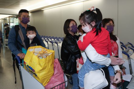 台灣旅客春節到越南富國島旅遊遭丟包，旅客昨天已全數返台。 記者葉信菉／攝影