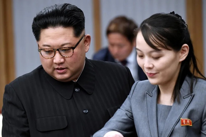 北韓領導人金正恩（左）與胞妹金與正（右）兩個月來對日本發電報，試圖「通日封南」瓦解美日韓結盟。路透