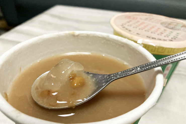 【台南美食】慶中街綠豆湯 | 喝了還想再喝的綠豆湯，越嚼越上癮的超Q粉角
