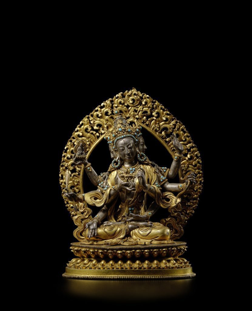 藏中 約十七世紀 銀局部鎏金及銅鎏金尊勝佛母像，17.2 公分高。估價:600,...
