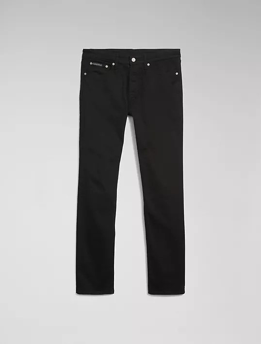Calvin Klein合身牛仔褲，4,980元。圖／Calvin Klein提供
