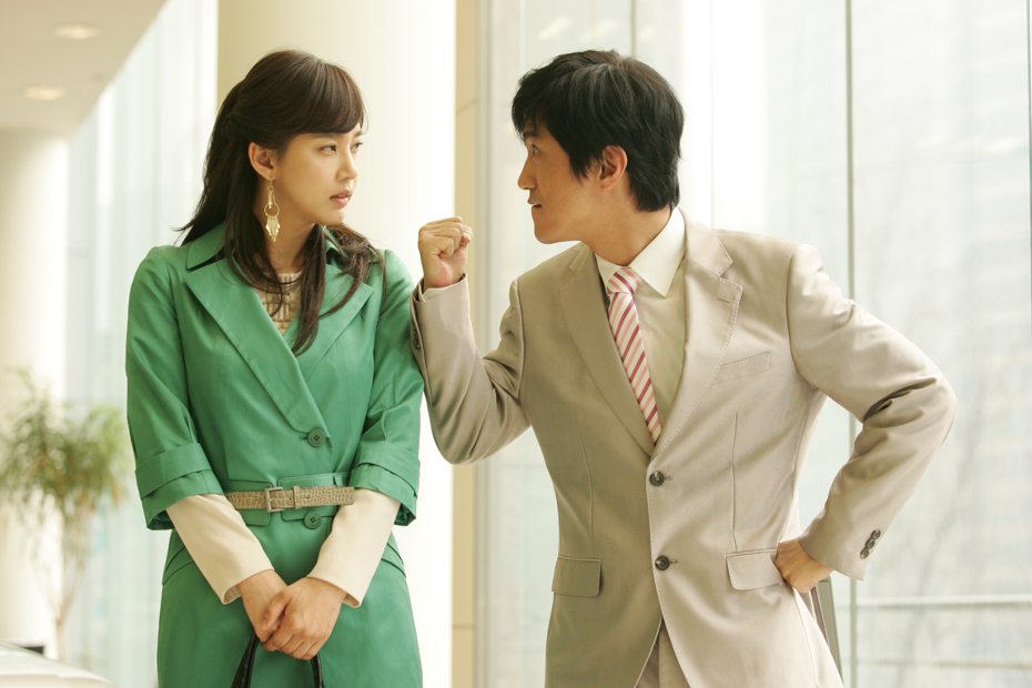 吳賢慶(左)、安內相在經典韓劇「大老婆的反擊」中飾演夫妻。圖／緯來戲劇台提供