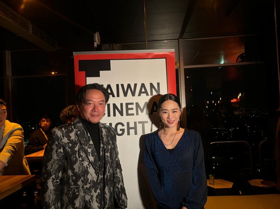 張翰（左）和吳可熙在柏林影展台灣之夜互相介紹對方是「前配偶」。圖／CAA提供