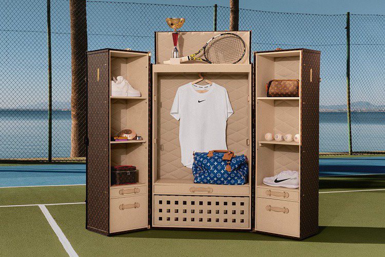 路易威登與品牌大使暨網球冠軍Carlos Alcaraz推出全新Malle Vestiaire衣櫥行李箱。圖／路易威登提供