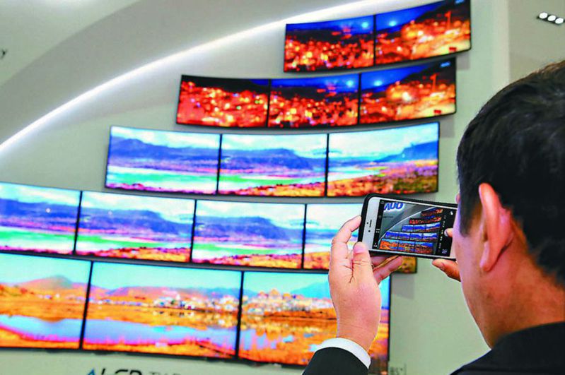 集邦研究副總經理范博毓評估，因電視面板需求強勁，面板廠對於電視面板價格持續上漲更具信心。（聯合報系資料庫）