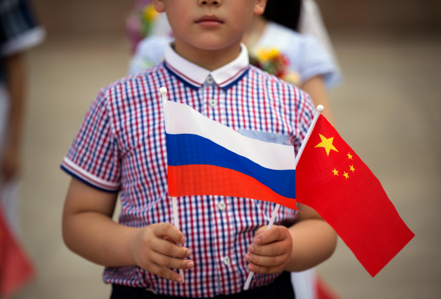 美國之音指出，中國大陸成為俄國逃避國際制裁的「最大漏洞」。 （美聯社）