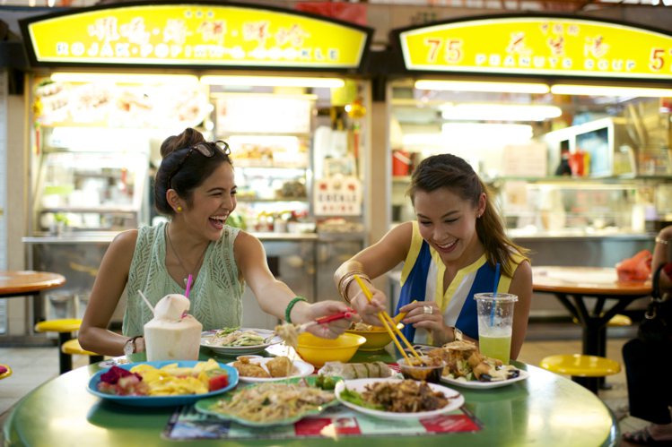 新加坡有多元且豐富的美食文化，圖為熟食中心。圖/新旅局提供