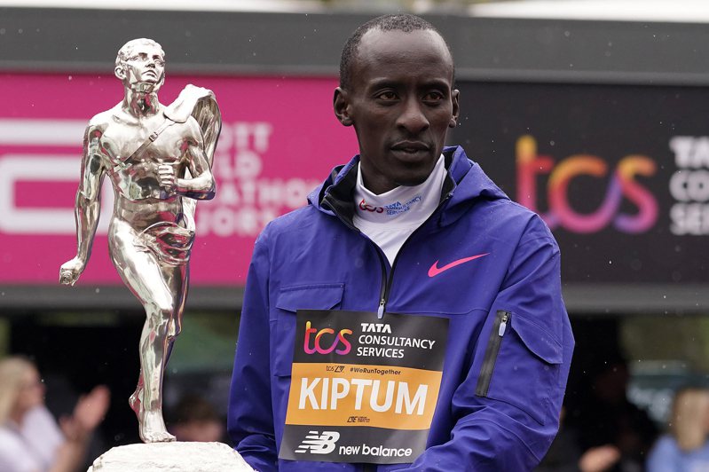 馬拉松世界紀錄保持人基普圖姆，日前車禍意外身亡。 美聯社