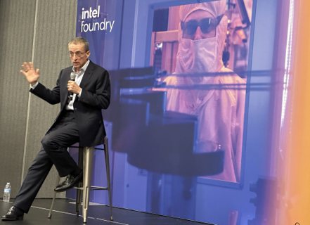 英特爾執行長基辛格周三表示，未來幾年內將開始生產1.4奈米級晶片。微軟同日宣布成為英特爾代工客戶。美聯社