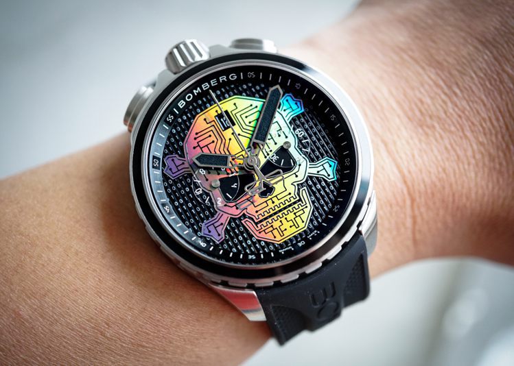 BOMBERG Bolt-68 Heritage Cyber Skull腕表，精鋼、45毫米、時間顯示、計時碼表、石英機芯，價格店洽。圖／奧創Ultra Gears提供