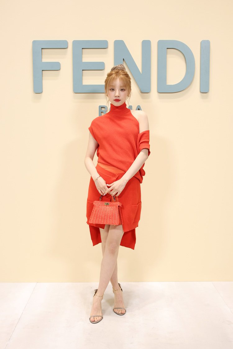 FENDI品牌形象大使宋雨琦出席品牌秋冬24米蘭女裝大秀。圖／FENDI提供