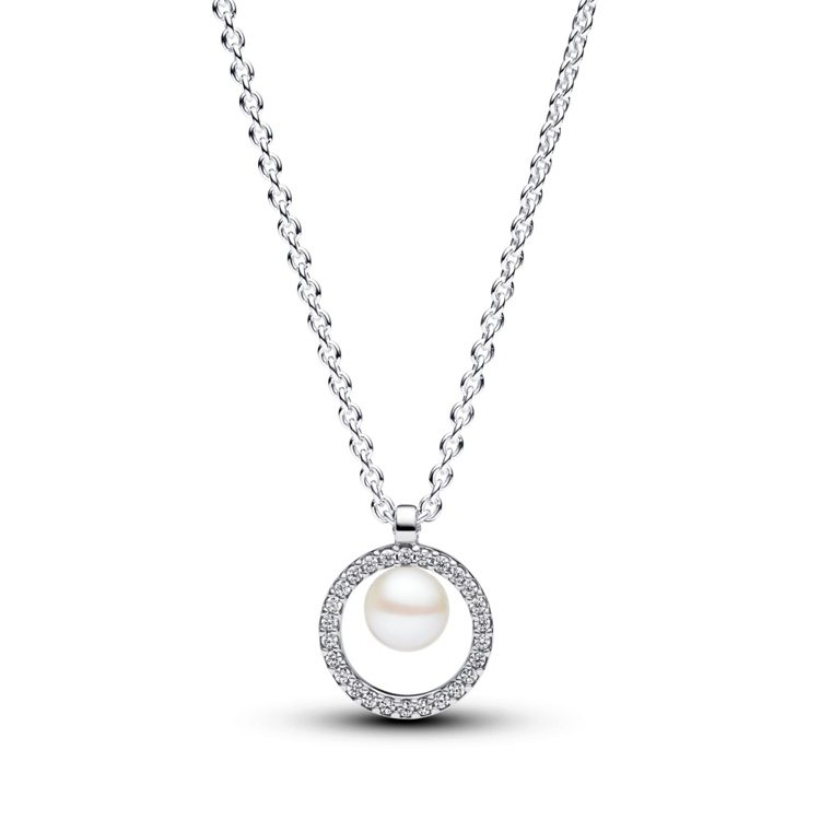 Pandora圓形鑲邊珍珠項鍊，3,980元。圖／Pandora提供