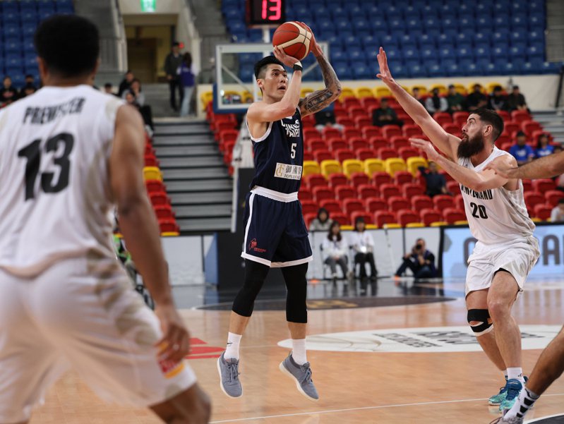 Chinese Men’s Basketball Team Defeated by New Zealand in First Asian Cup Qualifying Match