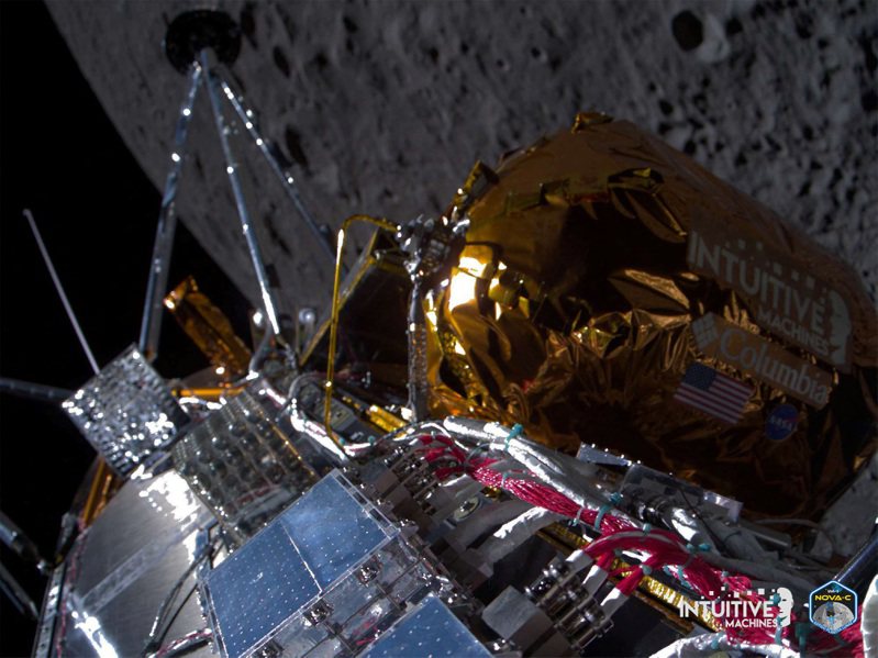美國航太科技公司直覺機器（Intuitive Machines）所製造的登月太空船於美東時間22日晚間6時23分降落月球表面，是美國相隔52年後，再有航太空船成功登陸月球。路透