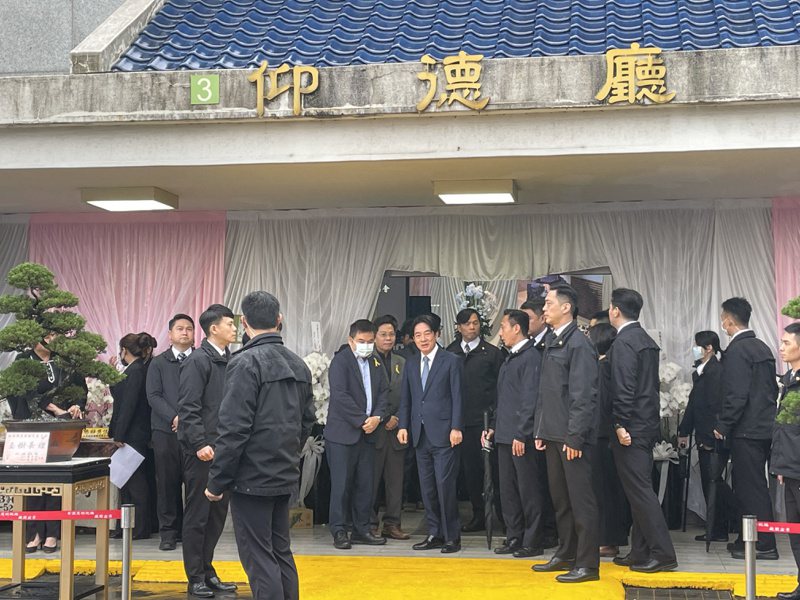 罕病律師陳俊翰今天告別式，副總統賴清德致詞後離開會場。記者張裕珍／攝影