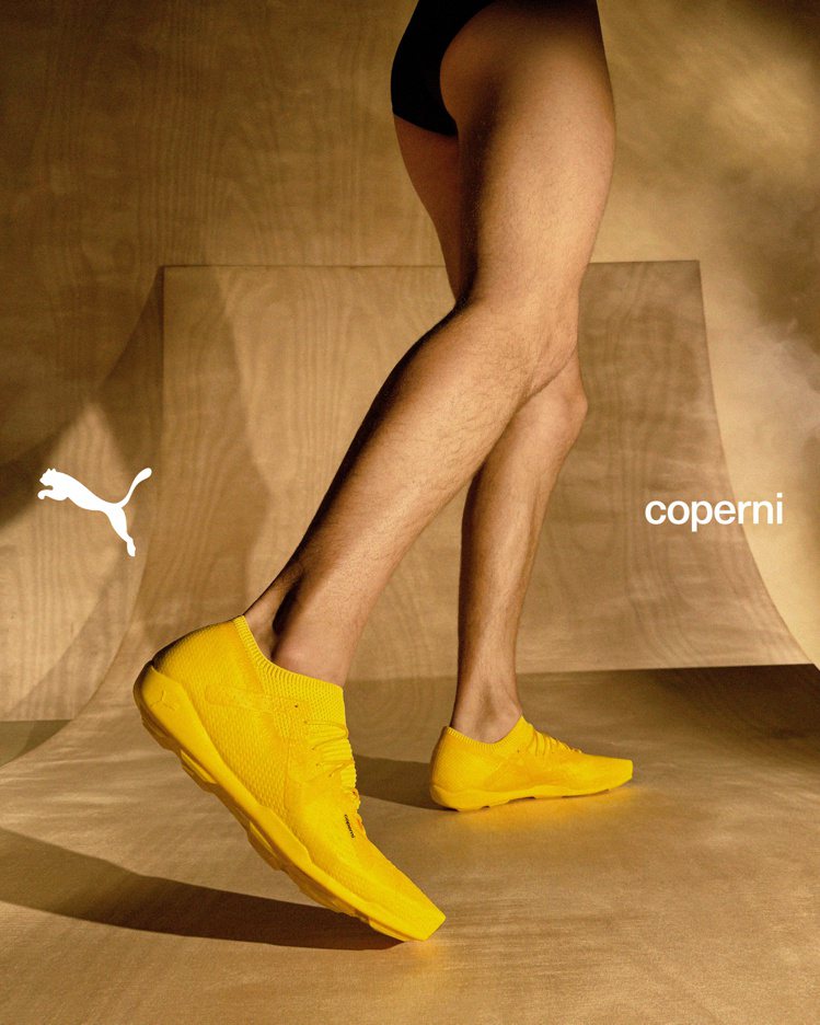 Coperni先前在大秀上，讓模特兒穿上的90SQR鞋款，甫曝光就引起高度關注。圖／Coperni提供