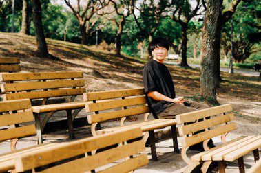 出道超過 15 年的黃玠，一直擁有大批忠實粉絲支持，是台灣流行民謠音樂的代表性人物。 攝影／安比