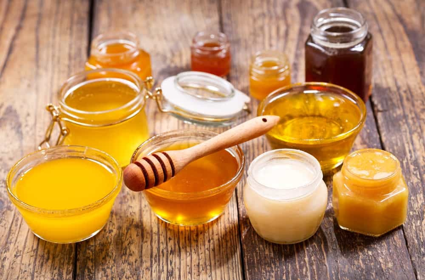 蜂蜜會結晶是因為摻了砂糖？到底如何分辨真假蜂蜜？專家來說明。 圖／Hello 醫...