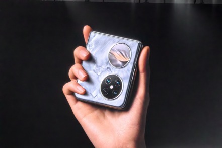 華為首款Kirin 9000S晶片折疊手機Pocket 2。 （網路照片）