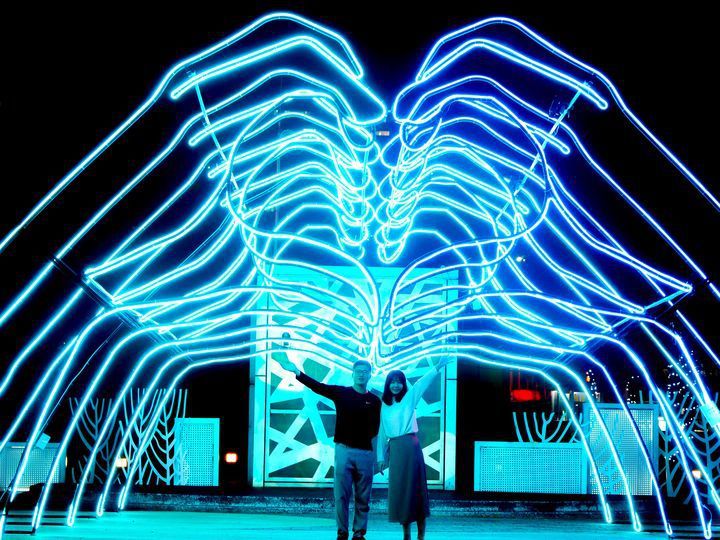 ▲今年矚目的焦點是5公尺高的愛心造型光廊象徵「守護愛情」。　圖：新北市政府水利局／提供