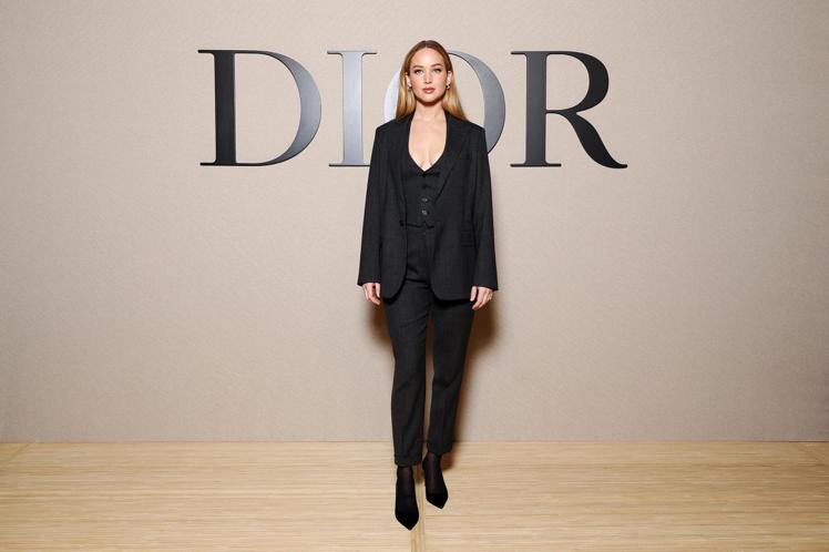 Dior品牌大使Jennifer Lawrence出席DIOR 2024 -2025 秋冬女裝系列大秀。圖／Dior提供