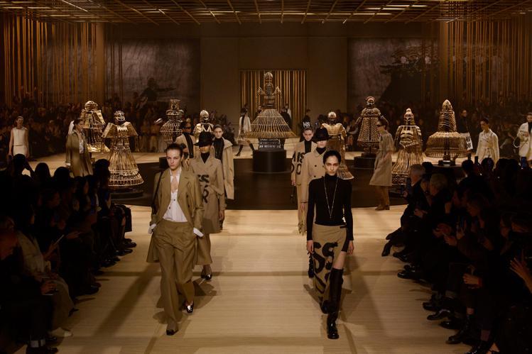Dior於巴黎杜樂麗花園發表2024-2025秋冬女裝系列。圖／Dior提供