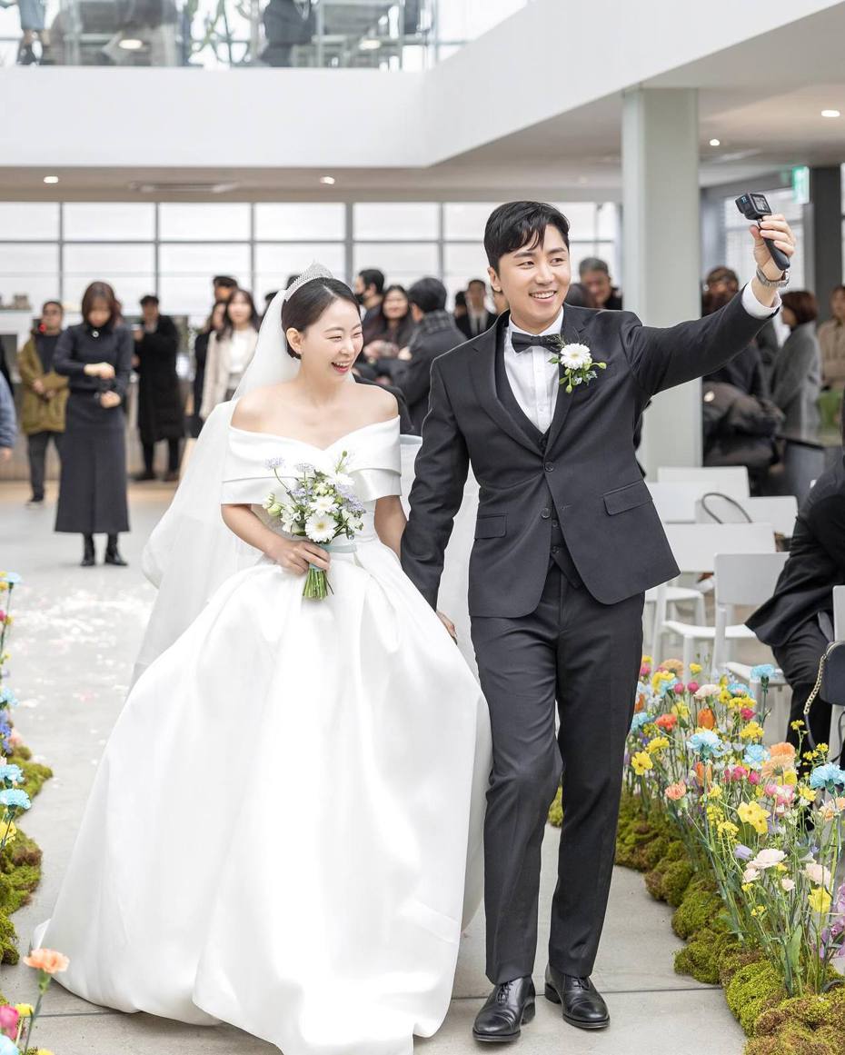 南韓YouTuber肌肉山山結婚了。圖／截自臉書／肌肉山山jiroushanshan