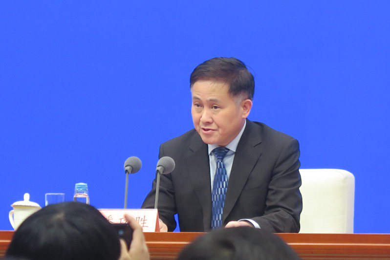 中國人民銀行（大陸央行）行長潘功勝。圖為他在1月24日在國新辦記者會情景。    記者陳政錄／攝影