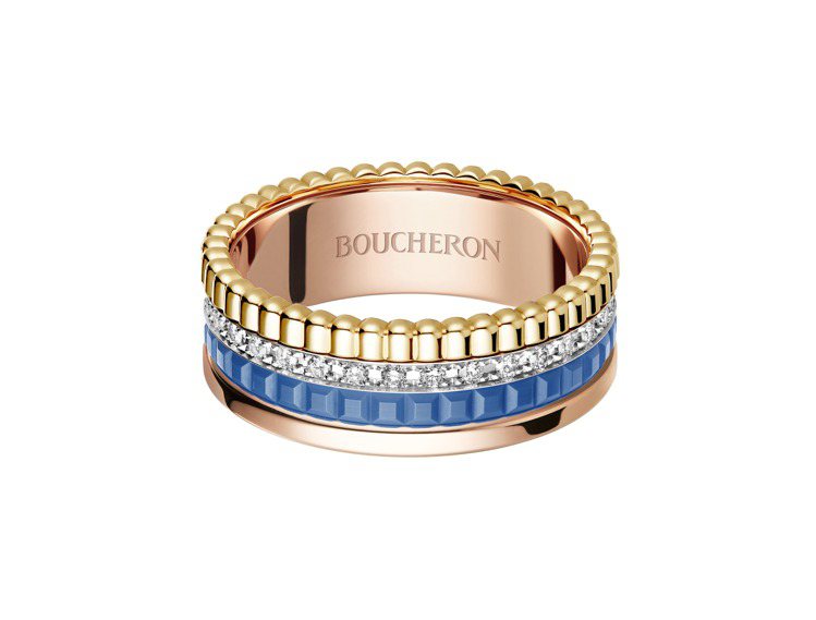 Quatre Blue戒指，黃金、玫瑰金、藍色陶瓷、鑲嵌鑽石，價格店洽。圖／Boucheron提供