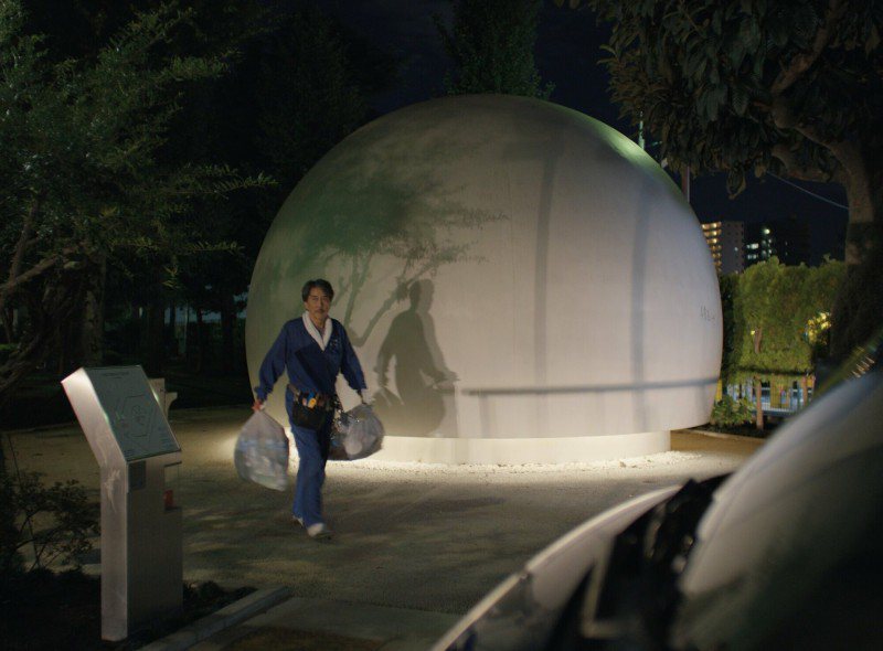 役所廣司在「我的完美日常」穿梭東京公廁清潔，帶動一波觀光朝聖熱潮。圖／甲上娛樂提...