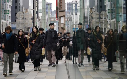 有更多的日本年輕人特意選擇非全職工作以追求人生興趣，並非是找不到全職工作而屈就。歐新社