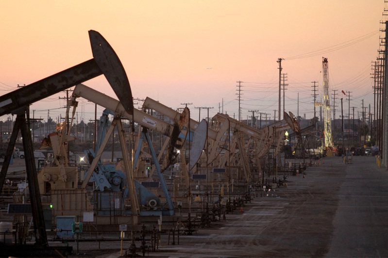 OPEC+同意每日额外减产220万桶原油的措施，将再延长三个月，直到今年6月底。（路透）(photo:UDN)