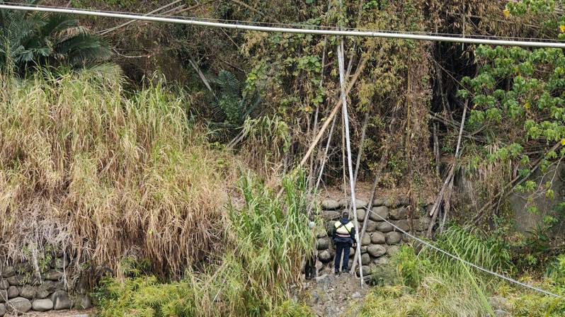 台中市家住潭子的70多岁的陈姓男子在山区迷途，还坠落边坡，警方据报前往搜救。图／民众提供
