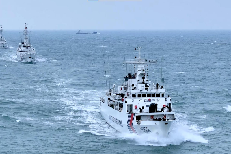 大陸漁船案後，大陸海警已常態性到金門海域。圖為大陸海警2月25日下午在金廈海域開展綜合執法演練。圖／取自大陸海警局官網