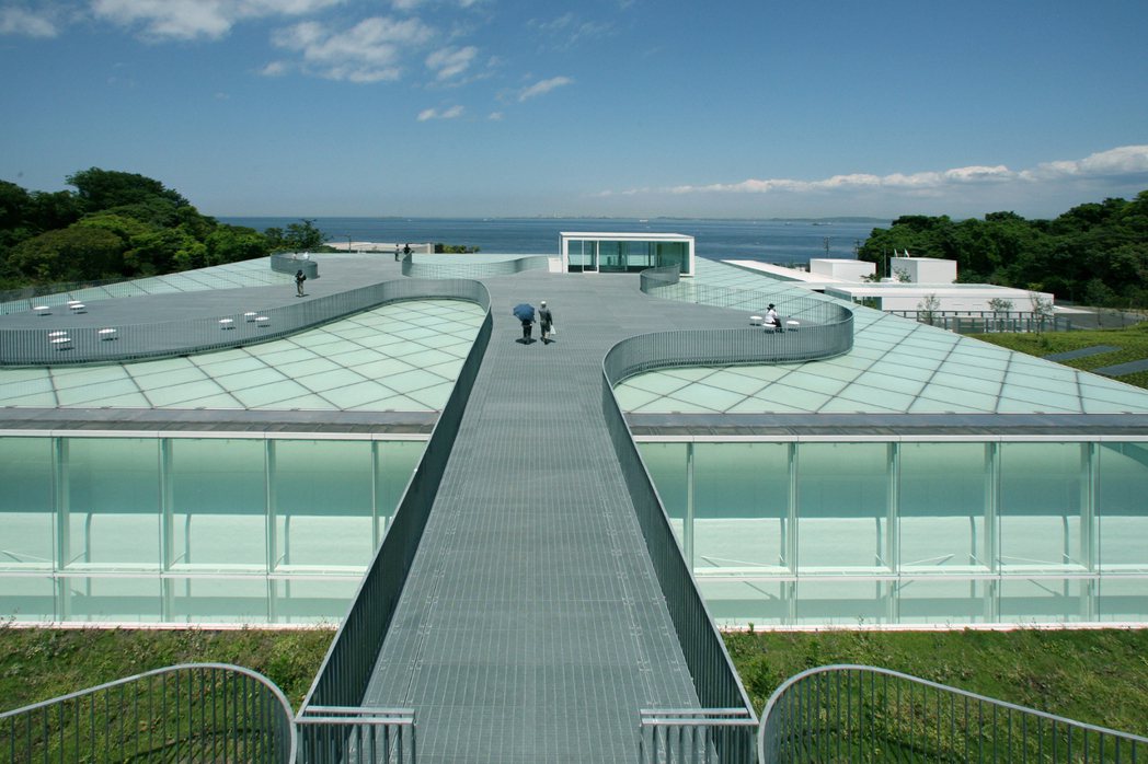 橫須賀美術館，照片由Tomio Ohashi提供。photo from The ...