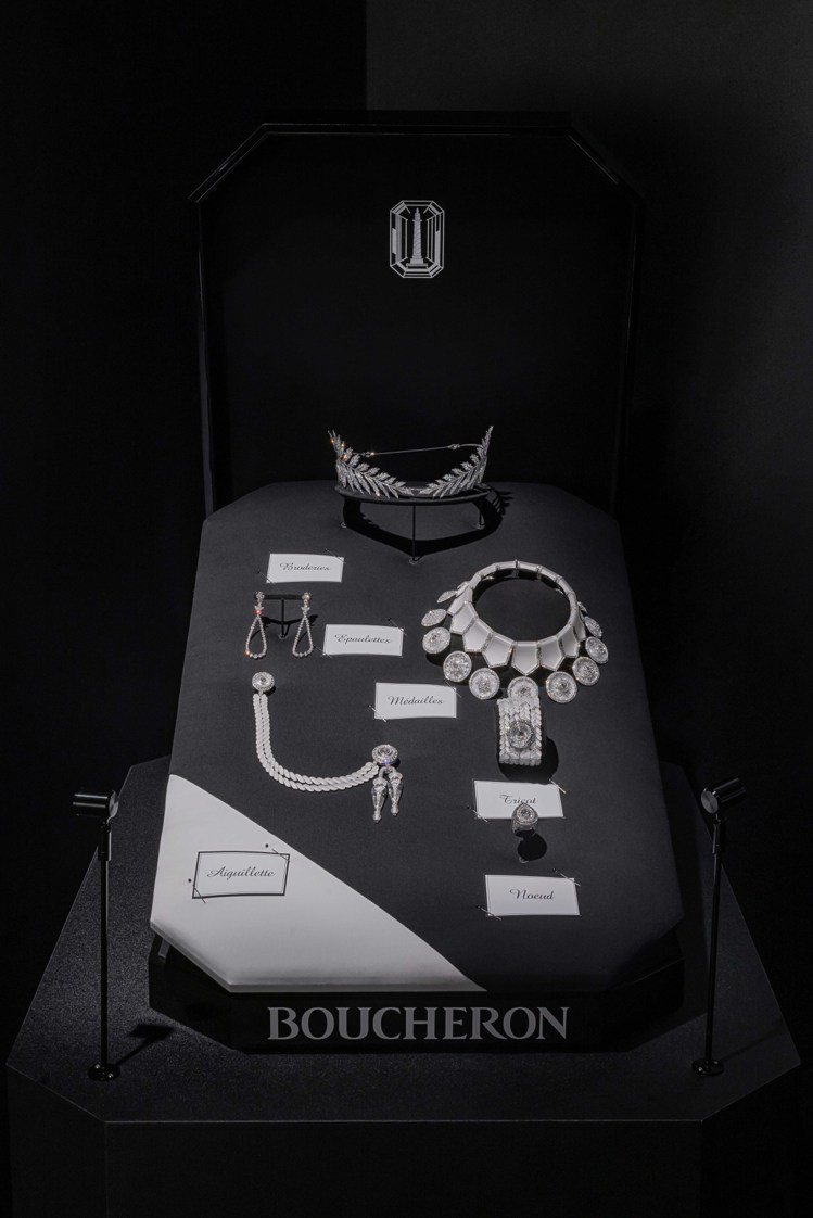 僅以水晶、霧面水晶、鑽石與白金為元素的Boucheron 2024高級珠寶，帶來古典風範的新穎閃耀形式。圖／Boucheron提供