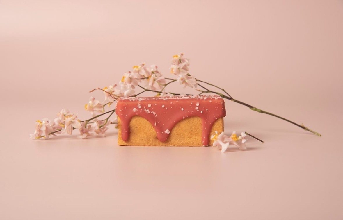 《微熱山丘》的春季限定商品「草莓蘋果酥」陪大家度過3月女神節 圖/微熱山丘提供