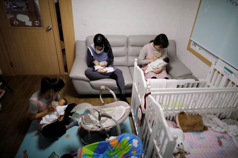 南韓央行報告顯示，南韓的家庭幫傭薪資比台灣、香港高逾四倍。路透