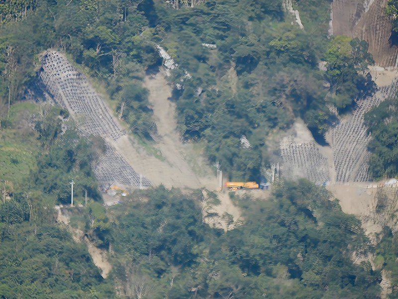 🔺 封閉的赤柯山產業道路（這從往竹子湖的上山之路往對面山頭）。