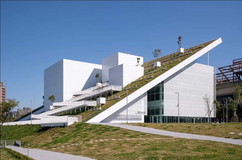 桃園市獲選2026台灣設計大展共同主辦權，屆時市立美術館會是主場地之一。圖／取自蘇俊賓臉書